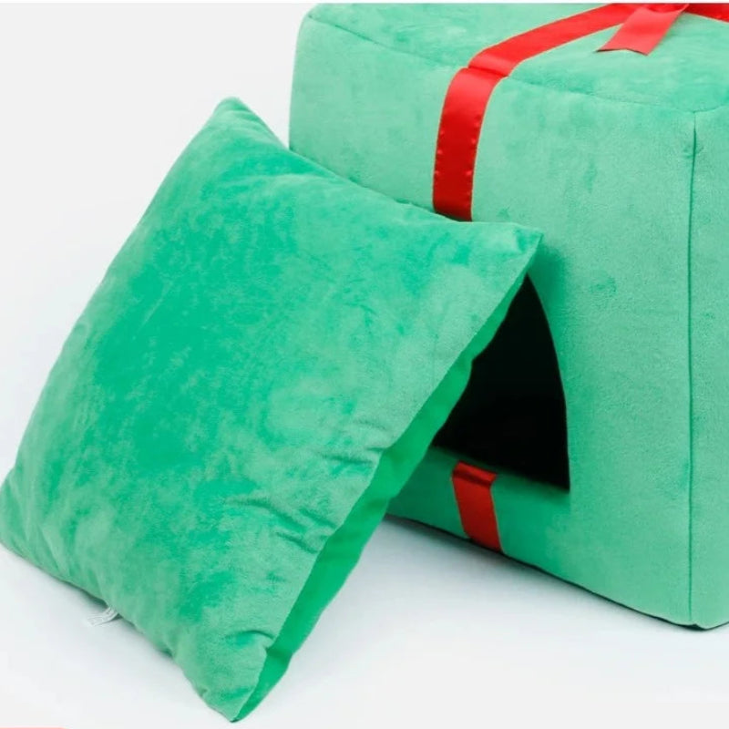 Christmas Tree Cat Bed with Gift Box Design